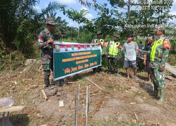 Dengan Tegas Babinsa Sampaikan Ke Masyarakat Agar Tidak Lakukan Pembakaran Saat Membuka Lahan