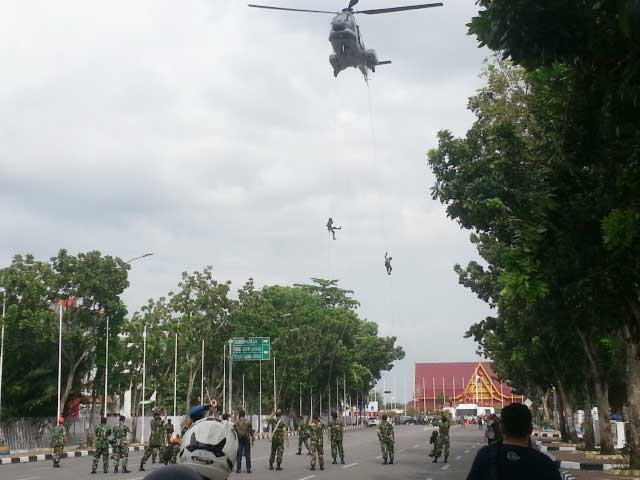 Puluhan Prajurit Paskhas TNI AU Bikin Kaget Warga Kota Pekanbaru