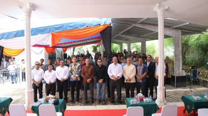 Sosialisasi Dan Diskusi Publik Peningkatan Kualitas Pelayanan Publik Bersama Komisi II DPR RI Dan Ombudsman RI