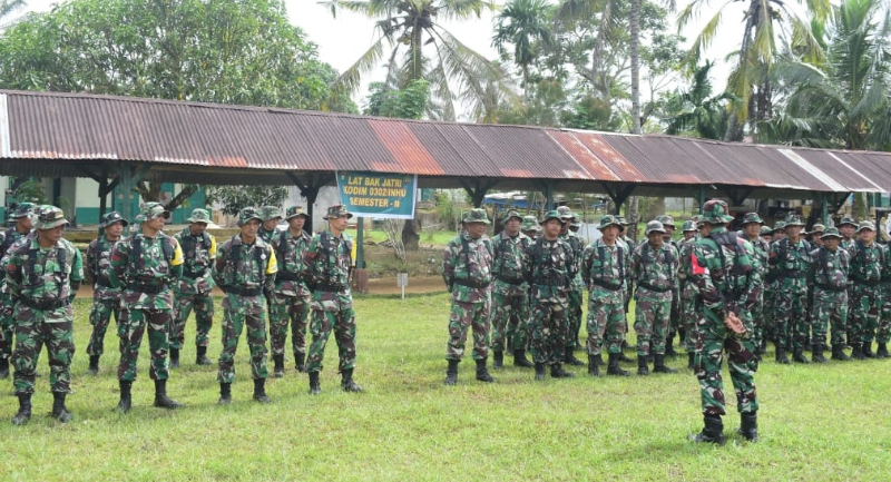 Dandim 0302/Inhu Diwakili Kapten Arm Herdianto ( Dan Lat) Berikan Latbak Jatri Semester II Tahun 2025