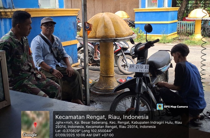 Sambangi Bengkel Motor Milik Warga Rantau Mapesai , Babinsa Jalin Silaturahmi