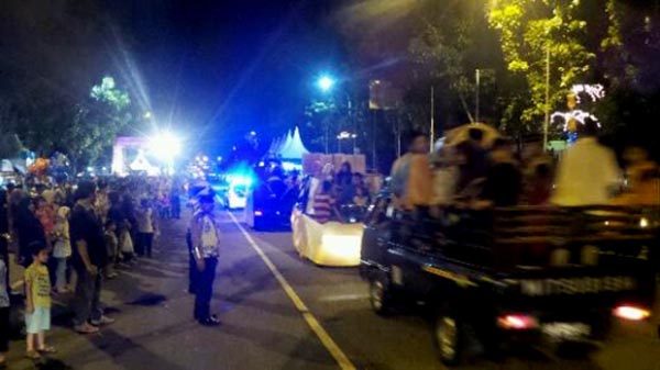 Meriahkan Takbiran, Ribuan Warga Pekanbaru Padati Jalan Gajah Mada