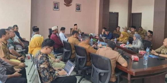 Bupati Sabar As Rapat dengan PT Medco Geotermal Sumatra di Ruang Kerjanya