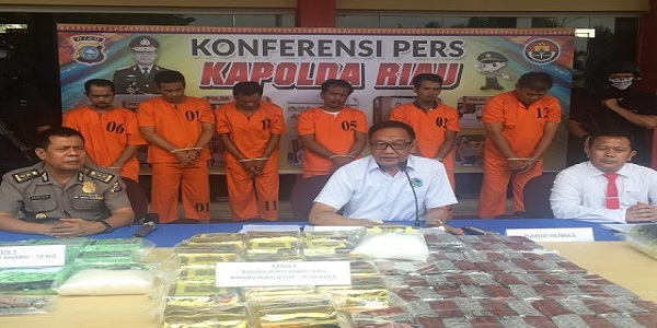 Polda Riau Berhasil Gagalkan Penyelundupan 32 Kg Sabu Dan 20.000 Butir Happy Five