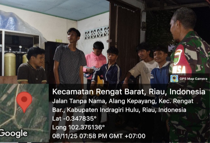 Babinsa 01/Rengat Patroli Malam Dikecamatan Rengat Barat Untukan Pastikan Aman Diwilayah Binaan