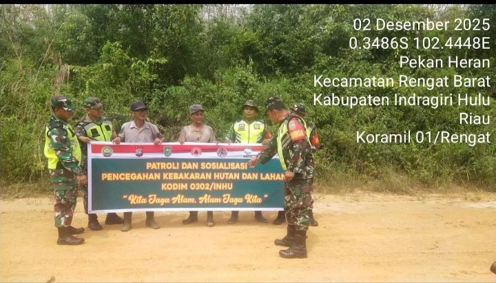 Mengatasi Bahaya Akan Karhutla Babinsa Koramil01/Rengat Kodim 0302/Inhu Terus Laksanakan Sosialisasi dan Patroli Wilayah Binaan