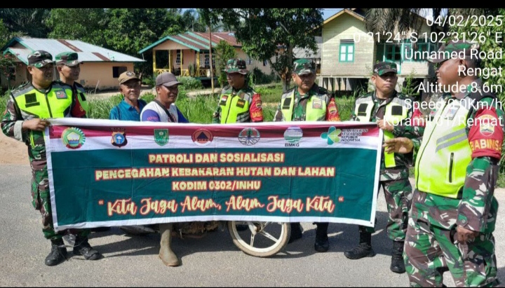 Upaya Babinsa Koramil 01/Rengat Kodim 0302/Inhu Cegah Karhutla Dengan Patroli dan Sosialisasi