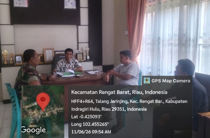 Babinsa Secara Aktif Bersama Dengan Perangkat Desa Agar Selalu Solid Dan Aktif Menjaga Wilayah