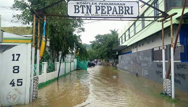 Kementerian PUPR Salurkan Logistik untuk Korban Banjir Bima