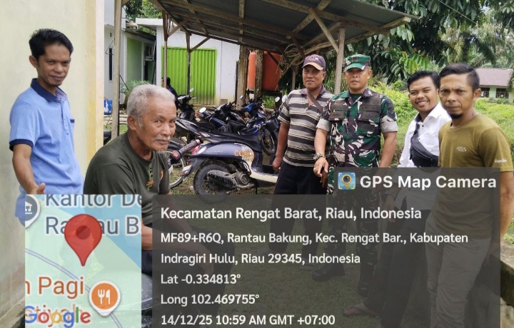 Kekeluargaan Antara Babinsa Dengan Warganya Terlihat Saat Rutinya Dalam Komsos