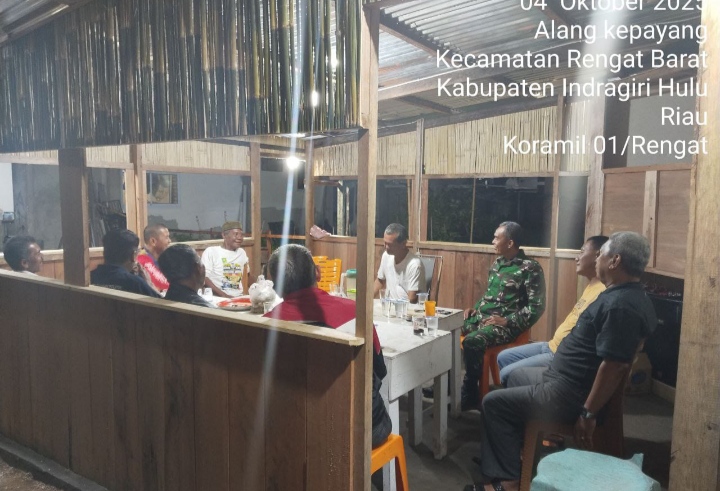 Guna Untuk Pastikan Wilayah Aman, Babinsa Aktif Laksanakan Patroli Malam