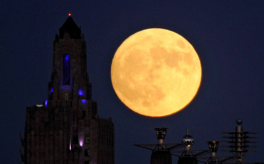 Pecinta Astronomi di India Hingga Australia Bersiap Saksikan 'Supermoon'