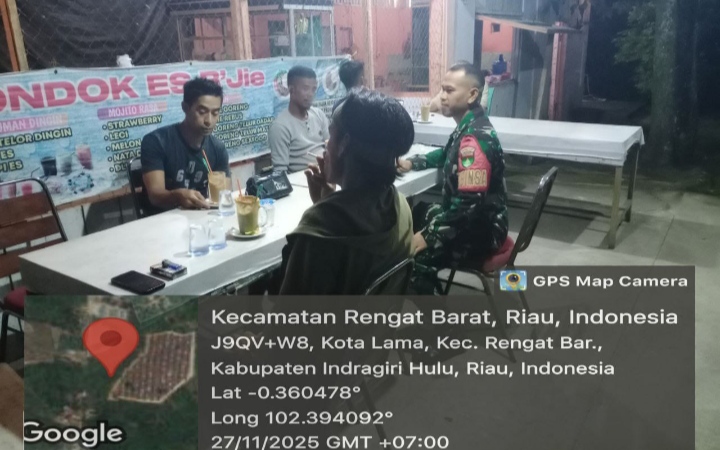 Walau Jalankan Komsos Dimalam Didesa Binaan Babinsa Koramil 01/Rengat Ingin Wujudkan Keamanan Wilayah