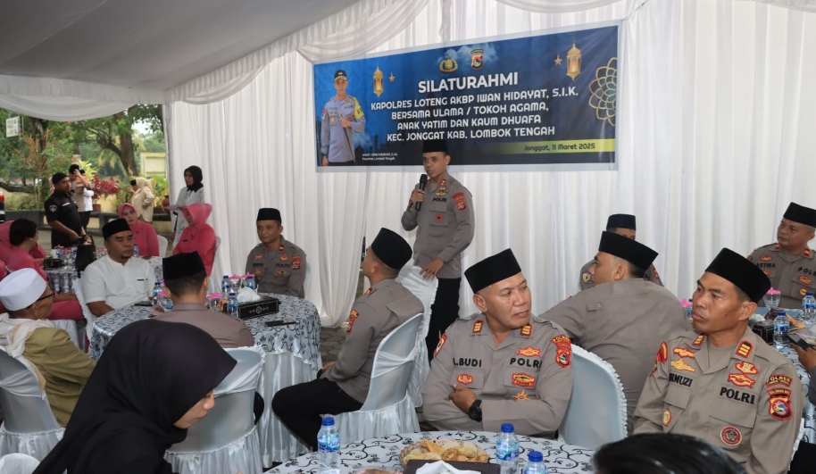 Buka Puasa Bersama Anak Yatim, Kapolres Loteng Berikan Santunan