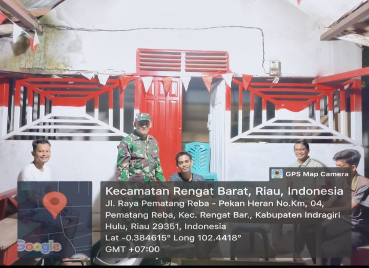 Jalankan Komsos Malam Babinsa Bersama Warga Patroli Siskamling Ciptakan Situasi Aman