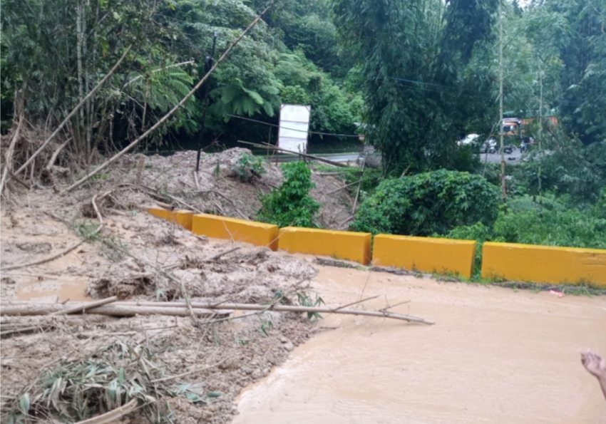 Jalan Lintas Sumbar-Riau Putus, Longsor di Pandakian Tujuah Boleh Ulu Aia Harau