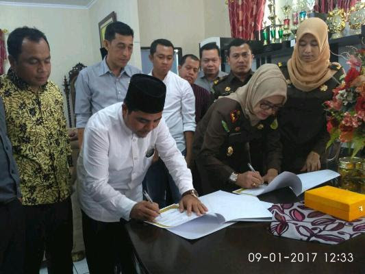 Kajari Teken MOU Dengan Ketua DPRD Pelalawan