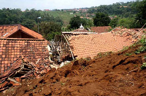 Banjir dan Longsor di Jateng, 24 Tewas dan 26 Korban Hilang