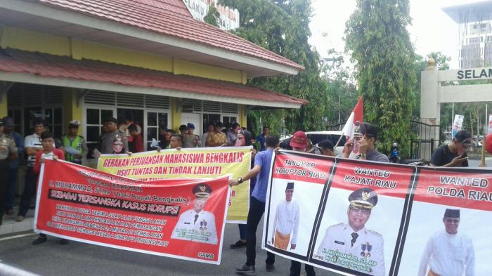 Geruduk Kejati dan Polda Riau, Mahasiswa Desak Usut Korupsi di Bengkalis