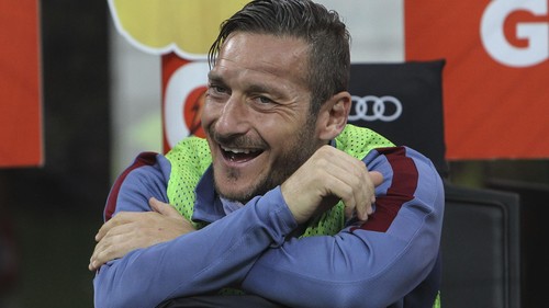 Totti Buka Kans Jadi Pelatih di Masa Depan