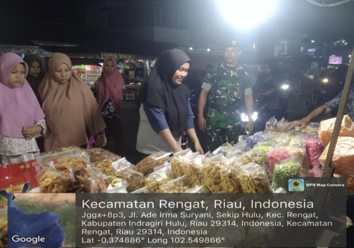 Patroli Malam dan Komsos, Upaya Babinsa Koramil 01/Rengat Jaga Keamanan Wilayah