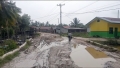 Miris! Jalan Desa Silo Baru, Silau Laut, Asahan Bagaikan Kubangan Saat Hujan, Debu Berterbangan Saat Panas