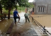 Luapan Air Sungai Indragiri Smakin Tinggi Babinsa Koramil 01/Rengat Monitoring Desa Binaan Yang Terendam Banjir