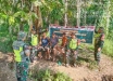 Babinsa Serda Edi Mengajak Masyarakat Wilayah Binaanya Untuk Lebih Peduli Lingkungan Serta Cegah  Karhutla.
