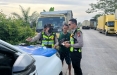 Perketat Pengaturan Arus di KM 75 Lintas Timur, Polantas Pelalawan Tilang 10 Pengendara Penerobos Antrian