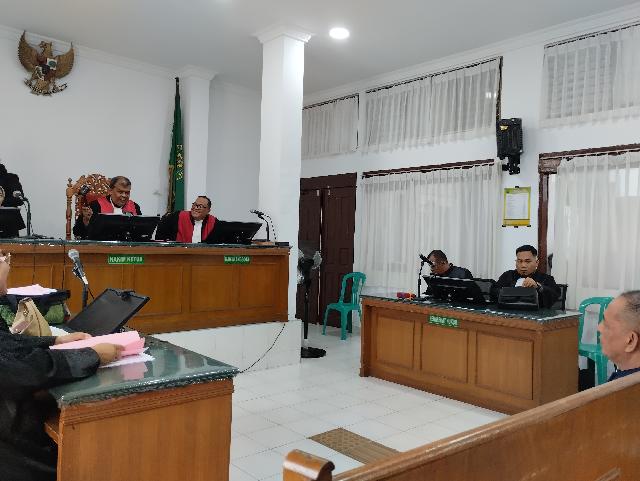 Mantan Ketua Partai Demokrat Riau Asri Auzar Dituntut 1,8 Tahun Penjara